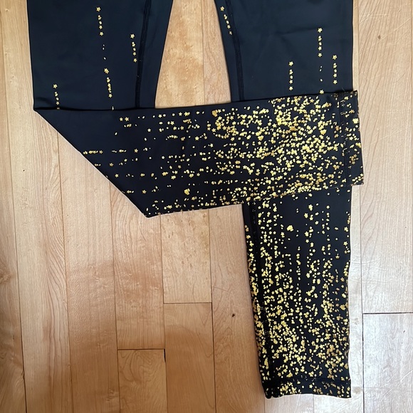 Feed Me Fight Me Leggings - Picture 3 of 5